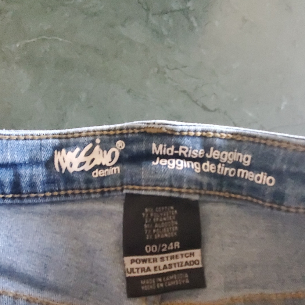 Jeans - Picture 2 of 2